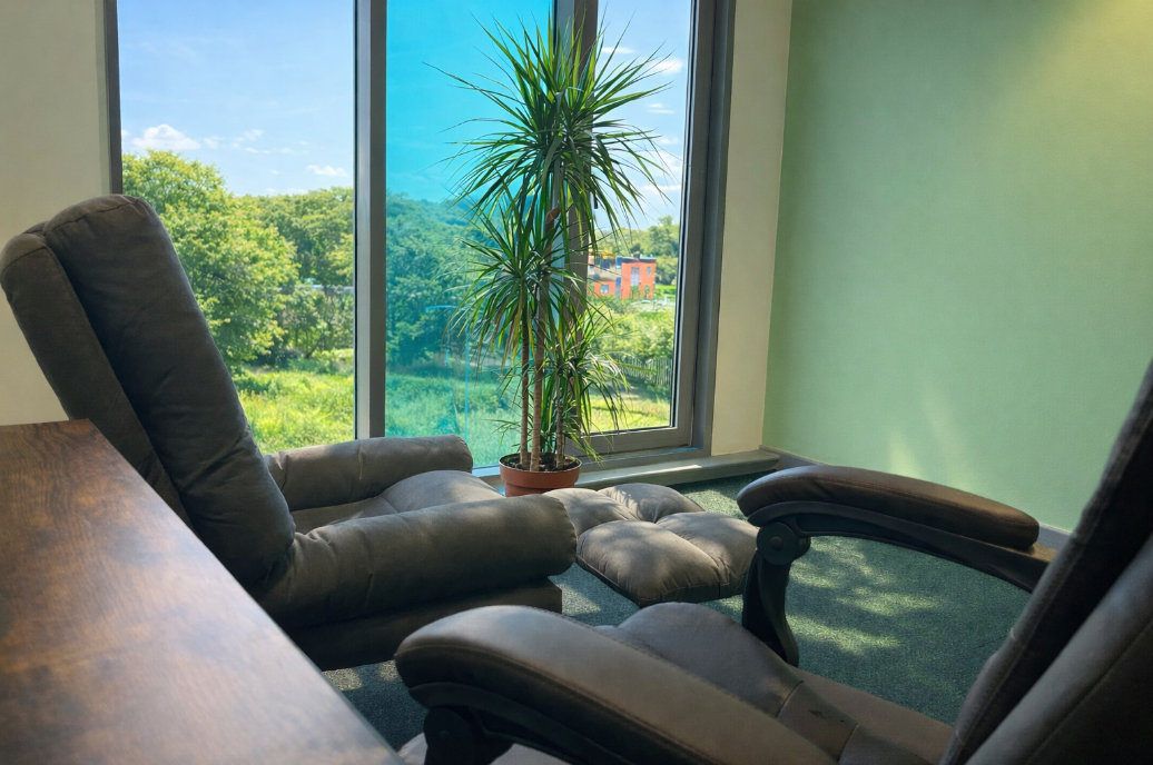Comfortable hypnotherapy office in Hull